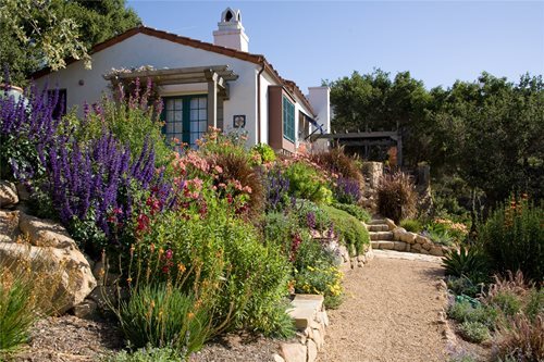 Crushed Gravel Path
Grace Design Associates
Santa Barbara, CA